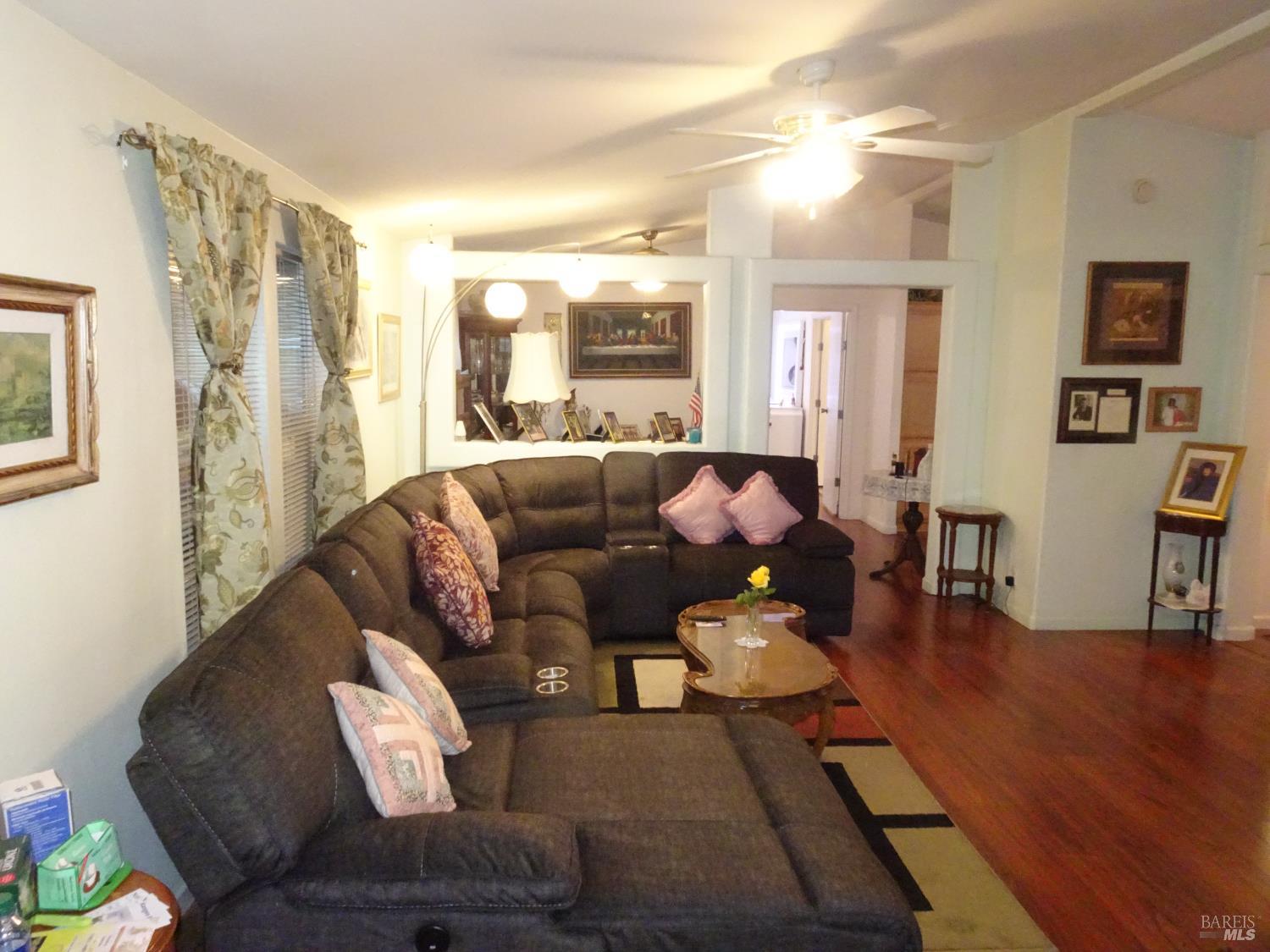 Detail Gallery Image 11 of 57 For 212 Valencia Dr, Fairfield,  CA 94533 - 3 Beds | 2 Baths