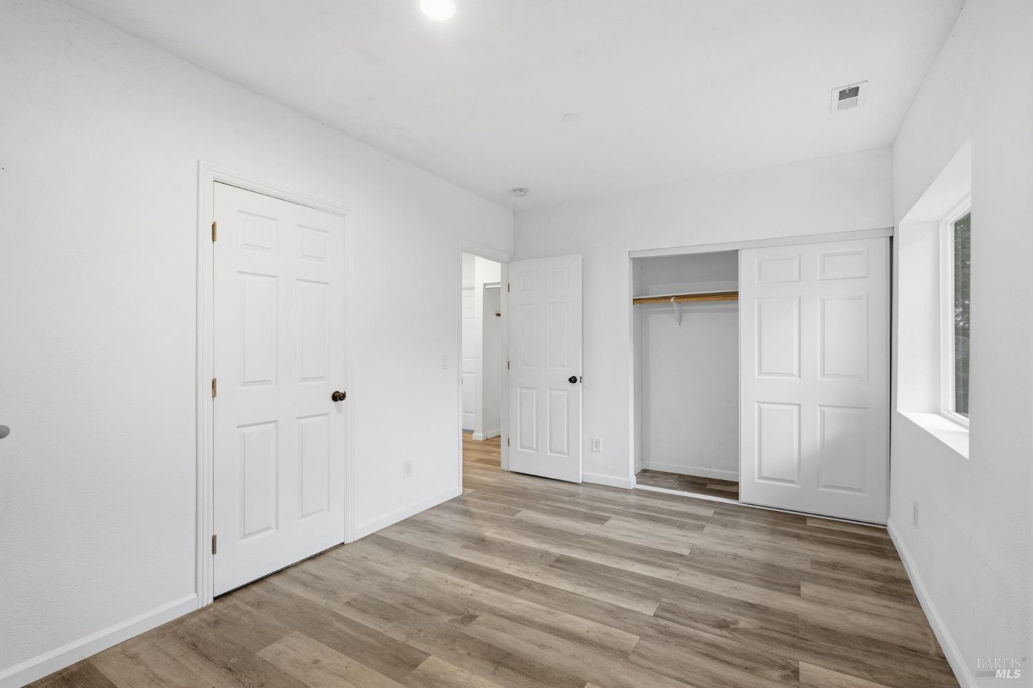 Detail Gallery Image 18 of 35 For 15 Dutton Ct, Sausalito,  CA 94965 - – Beds | – Baths