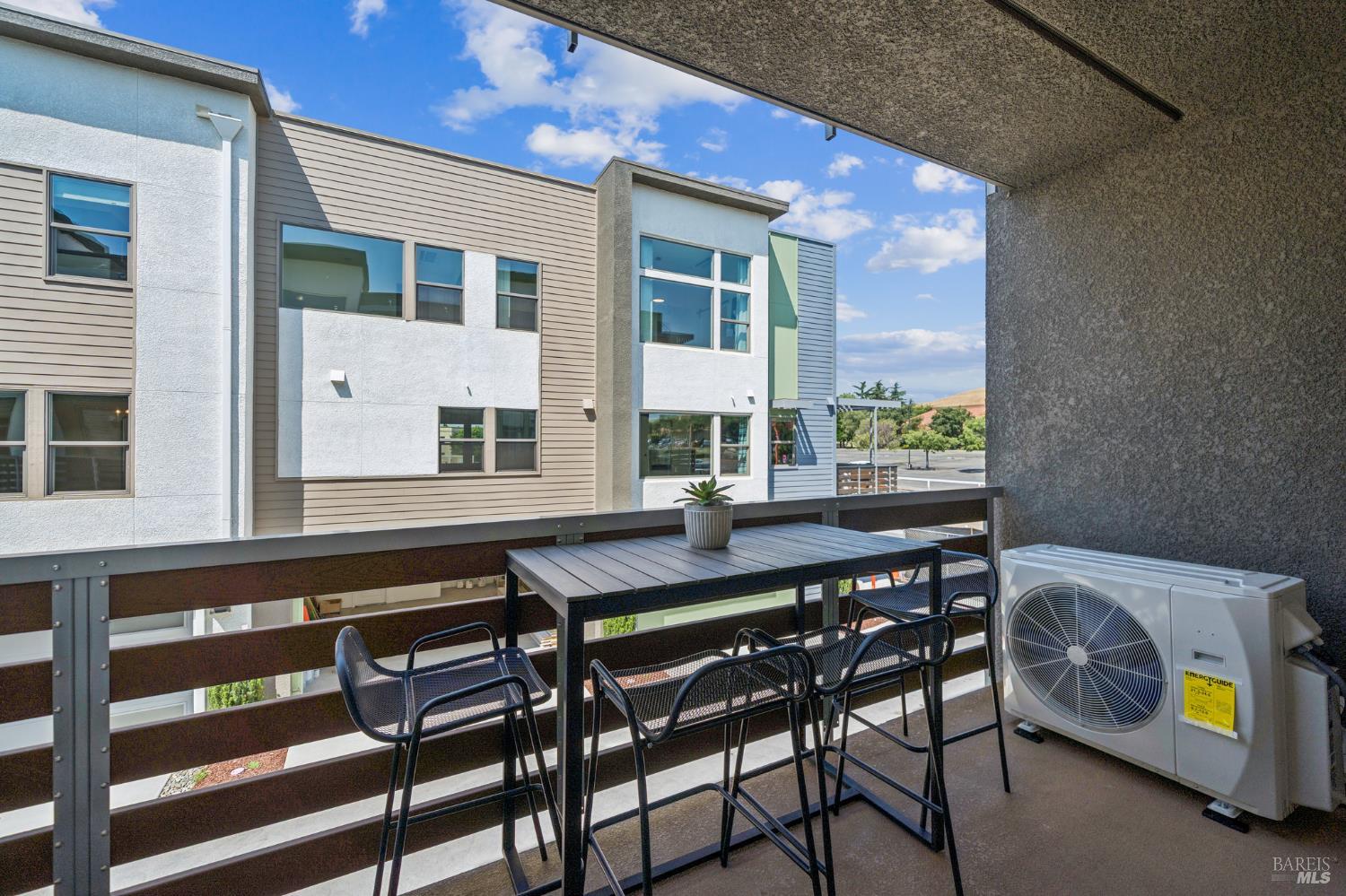 Detail Gallery Image 11 of 19 For 105 Brutus Cmn, Livermore,  CA 94551 - 2 Beds | 2/1 Baths