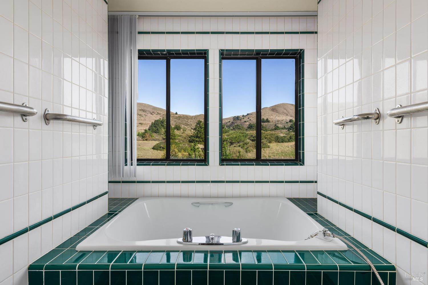 Detail Gallery Image 18 of 41 For 2490 Hwy 1 Unkn, Bodega Bay,  CA 94923 - 3 Beds | 2 Baths