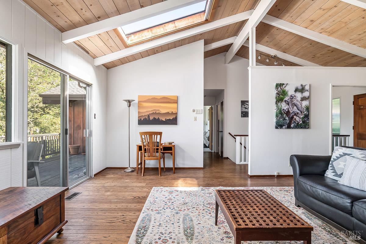 Detail Gallery Image 6 of 29 For 74 Spring Ln, Fairfax,  CA 94930 - 3 Beds | 2 Baths