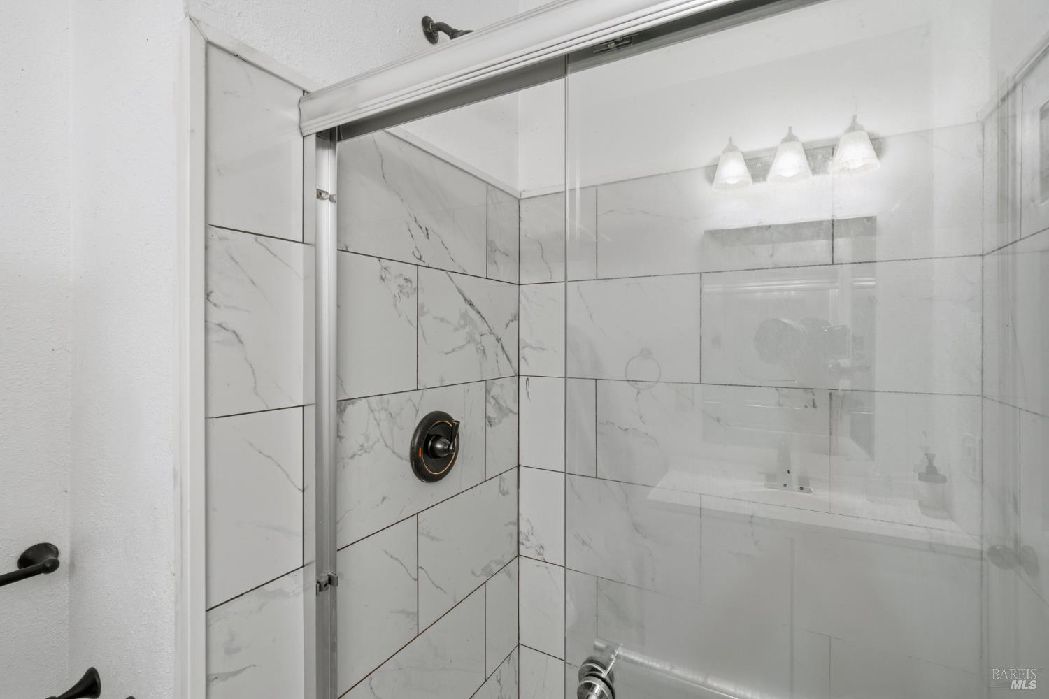 Detail Gallery Image 14 of 35 For 15 Dutton Ct, Sausalito,  CA 94965 - – Beds | – Baths