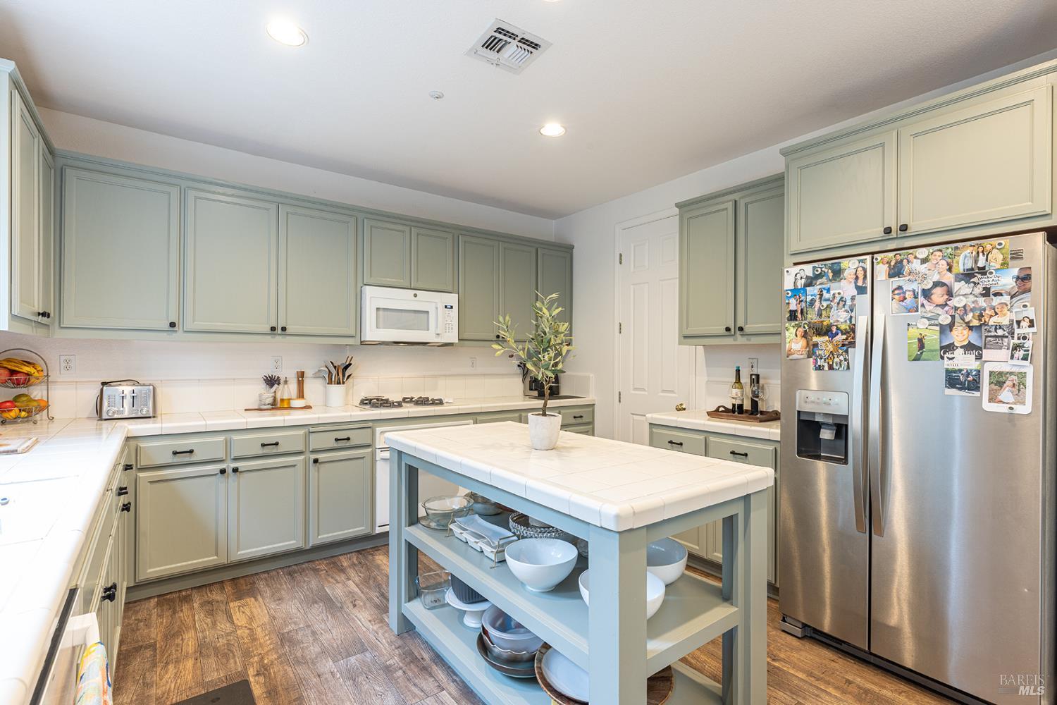 Detail Gallery Image 10 of 37 For 67 Summerbrooke Cir, Napa,  CA 94558 - 4 Beds | 2/1 Baths