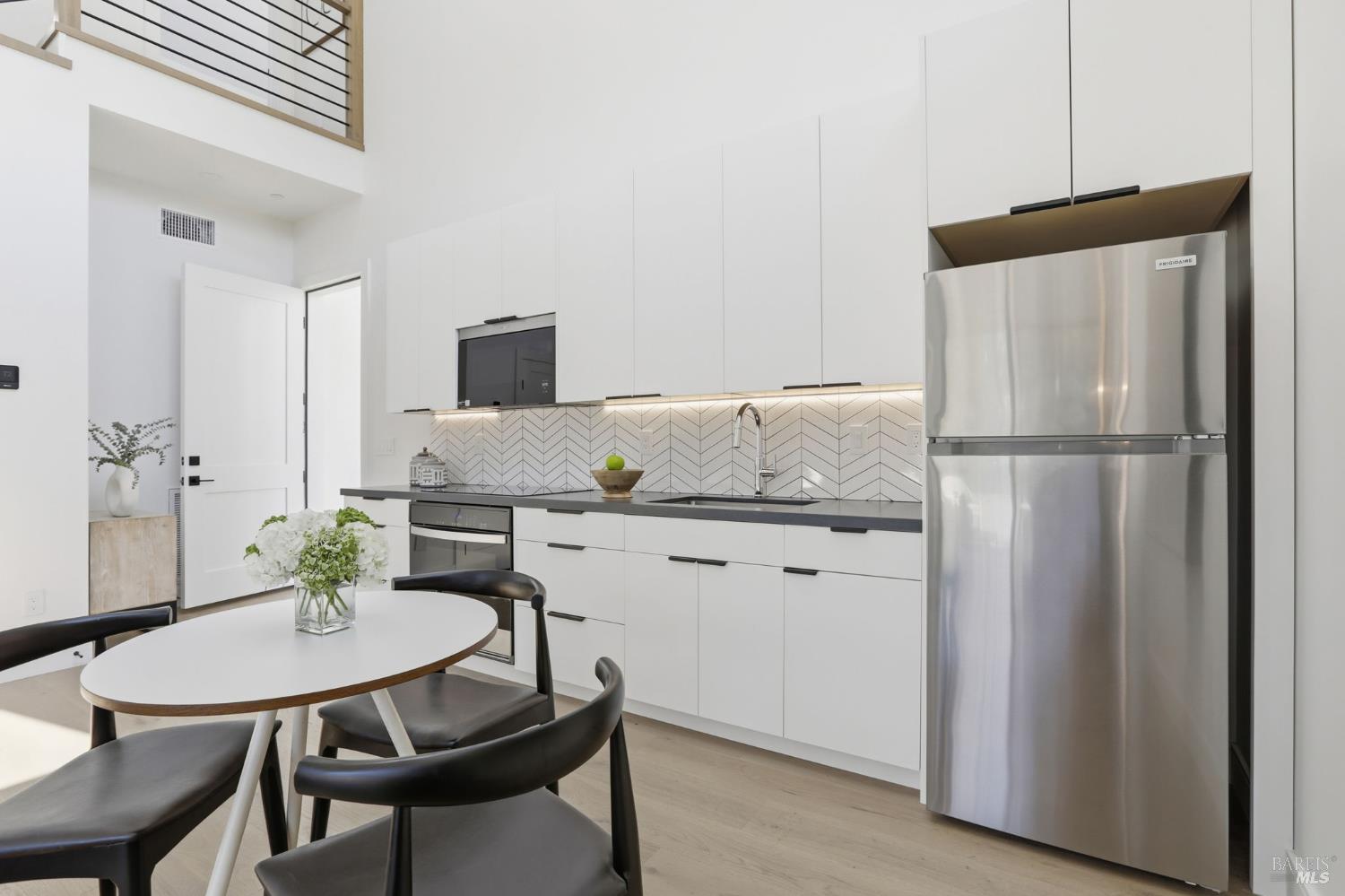 Detail Gallery Image 55 of 74 For 39 Strawberry Cir, Mill Valley,  CA 94941 - 4 Beds | 4 Baths