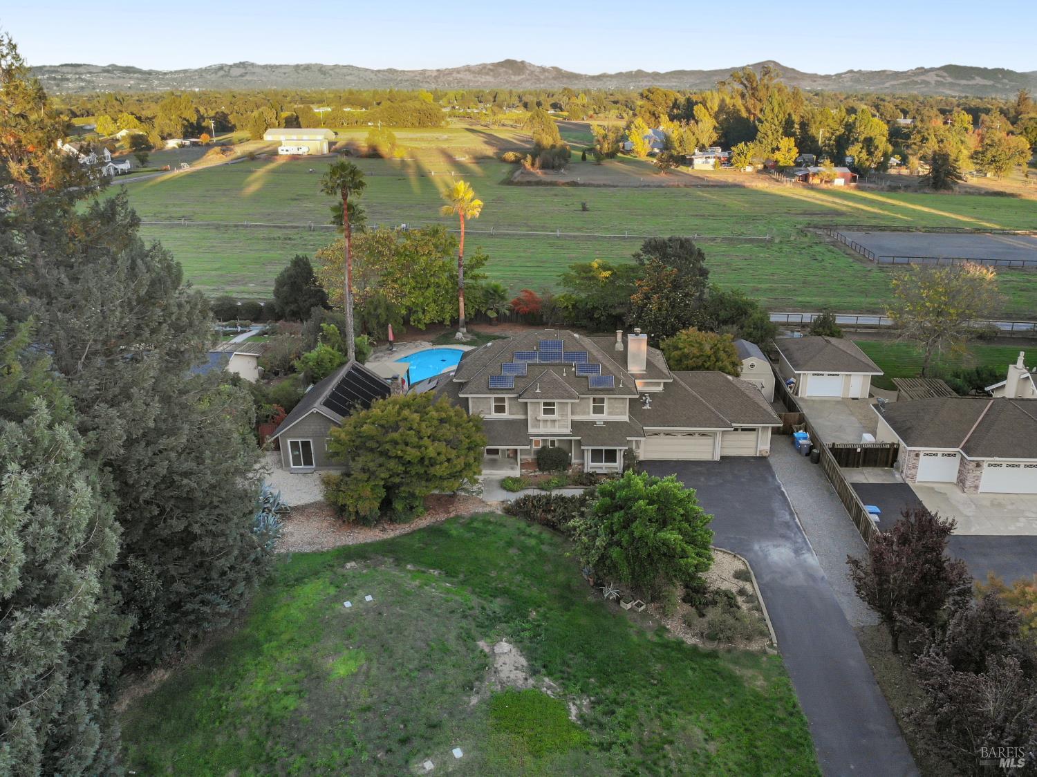 Detail Gallery Image 4 of 89 For 436 Laguna Vista Rd, Santa Rosa,  CA 95401 - 4 Beds | 3 Baths