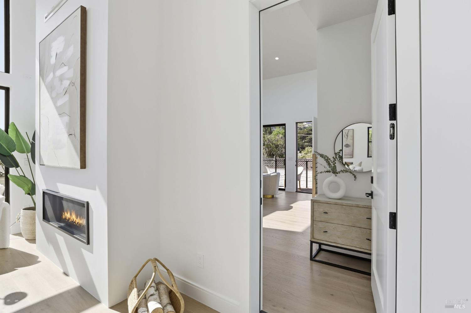 Detail Gallery Image 51 of 74 For 39 Strawberry Cir, Mill Valley,  CA 94941 - 4 Beds | 4 Baths