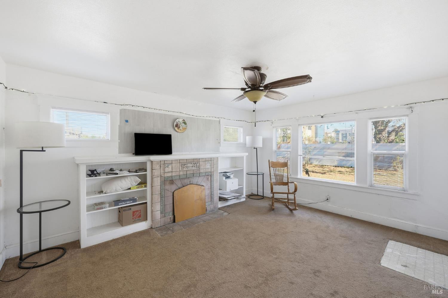 Detail Gallery Image 9 of 51 For 2735 Petaluma Hill Rd, Santa Rosa,  CA 95404 - 3 Beds | 1 Baths