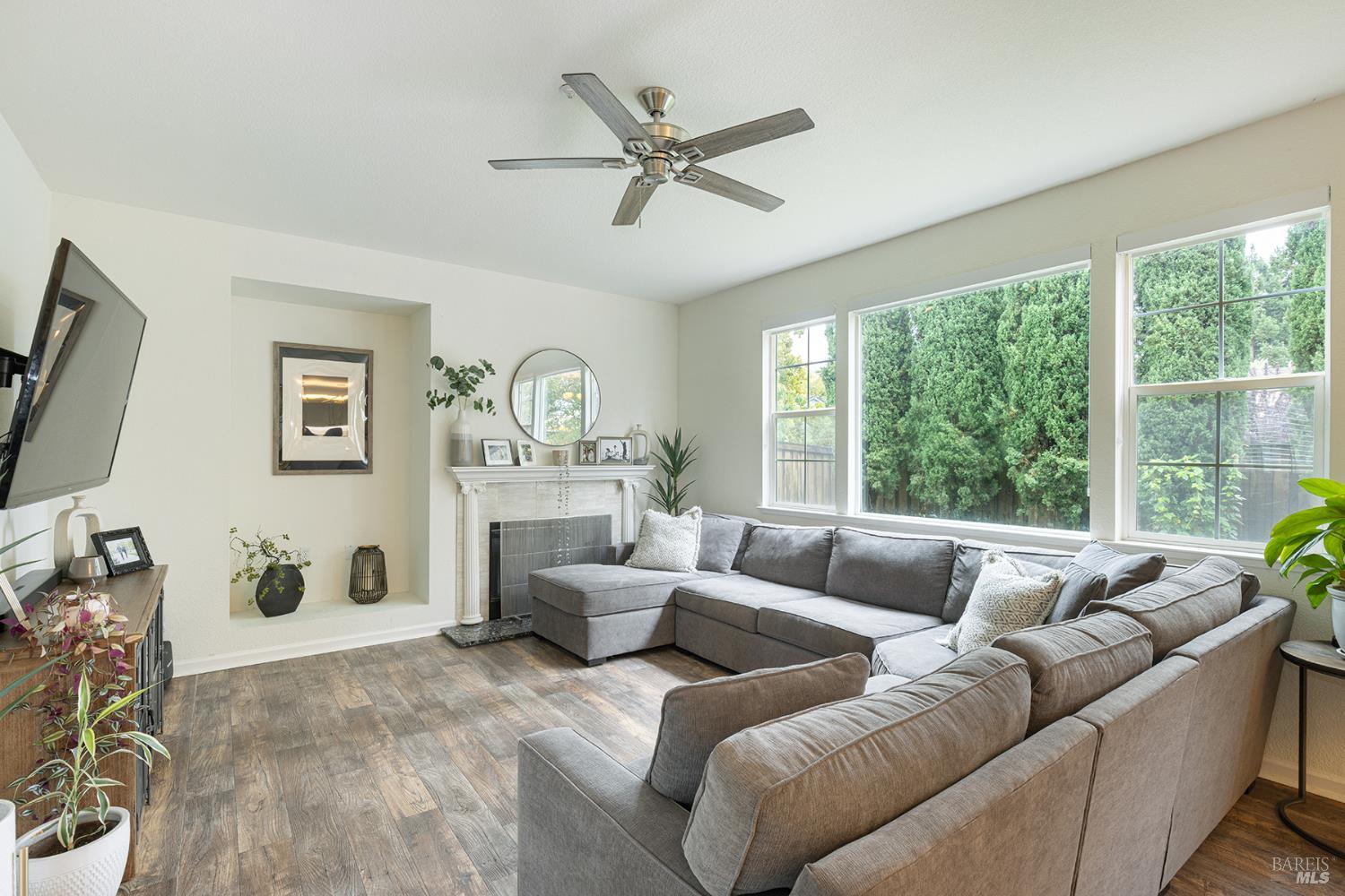 Detail Gallery Image 7 of 37 For 67 Summerbrooke Cir, Napa,  CA 94558 - 4 Beds | 2/1 Baths