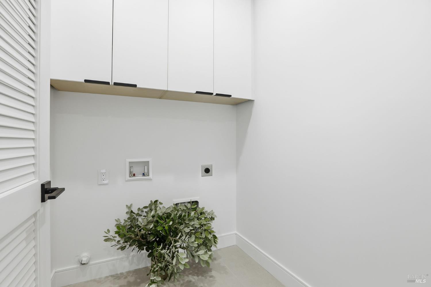 Detail Gallery Image 47 of 74 For 39 Strawberry Cir, Mill Valley,  CA 94941 - 4 Beds | 4 Baths