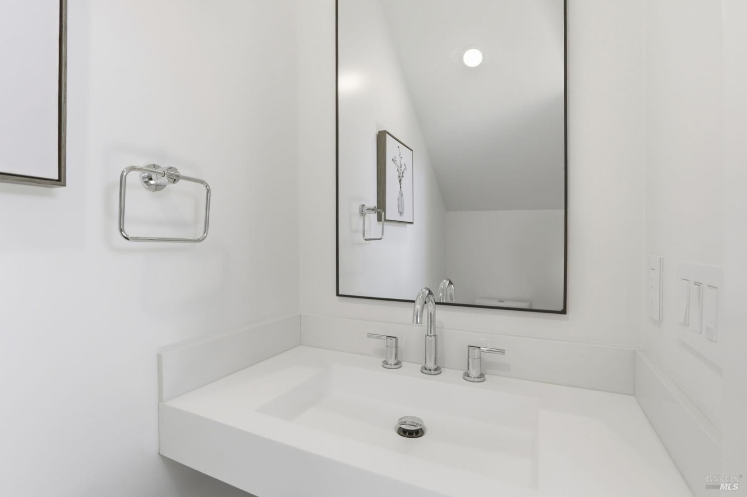 Detail Gallery Image 56 of 74 For 39 Strawberry Cir, Mill Valley,  CA 94941 - 4 Beds | 4 Baths