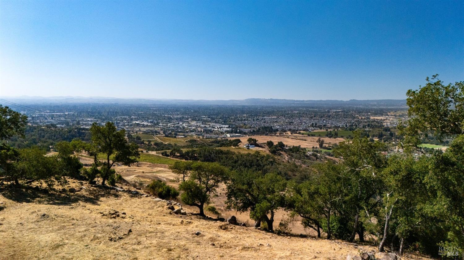 Detail Gallery Image 4 of 19 For 3924 Flintridge Dr, Santa Rosa,  CA 95403 - – Beds | – Baths