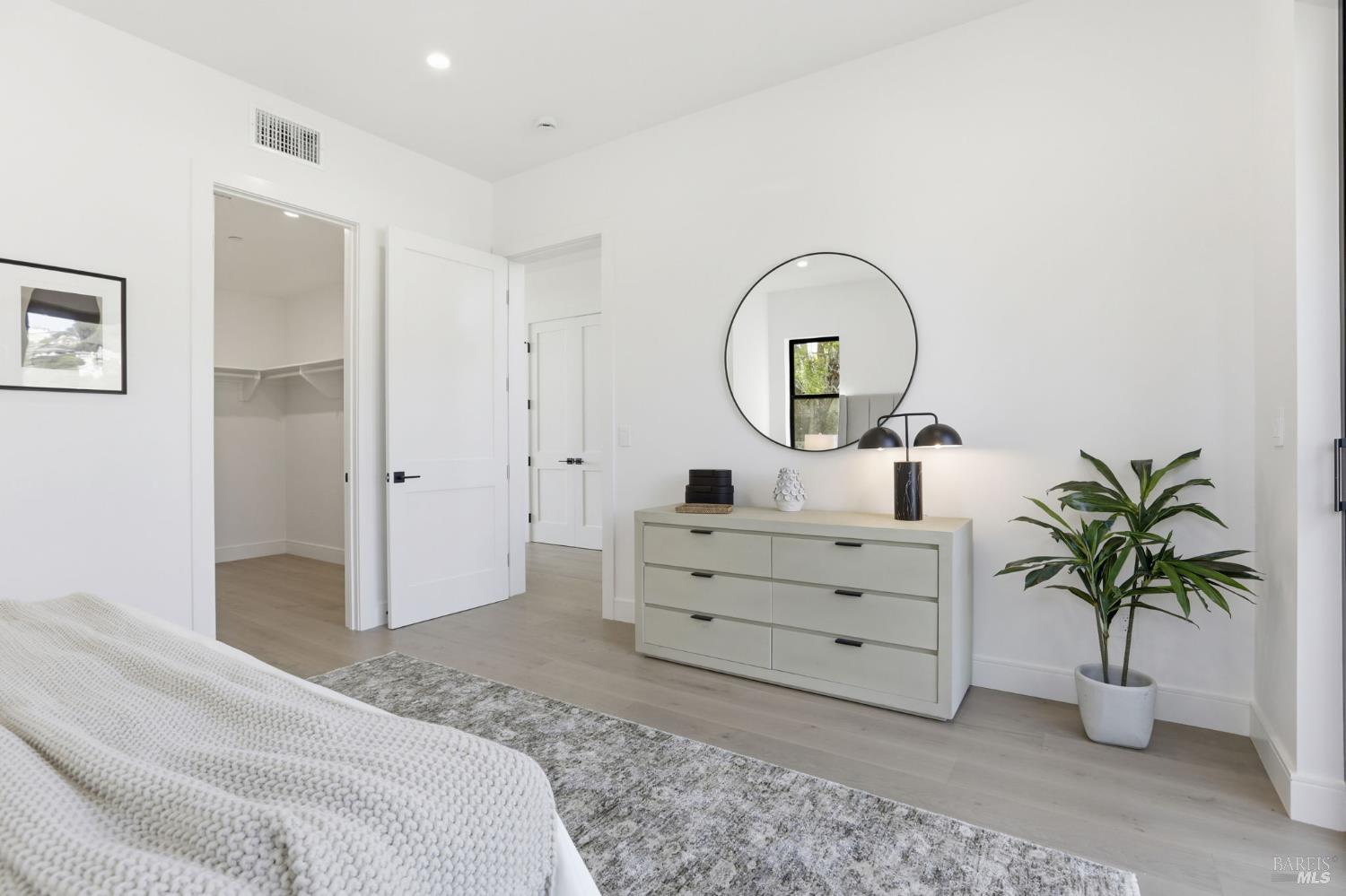 Detail Gallery Image 29 of 74 For 39 Strawberry Cir, Mill Valley,  CA 94941 - 4 Beds | 4 Baths