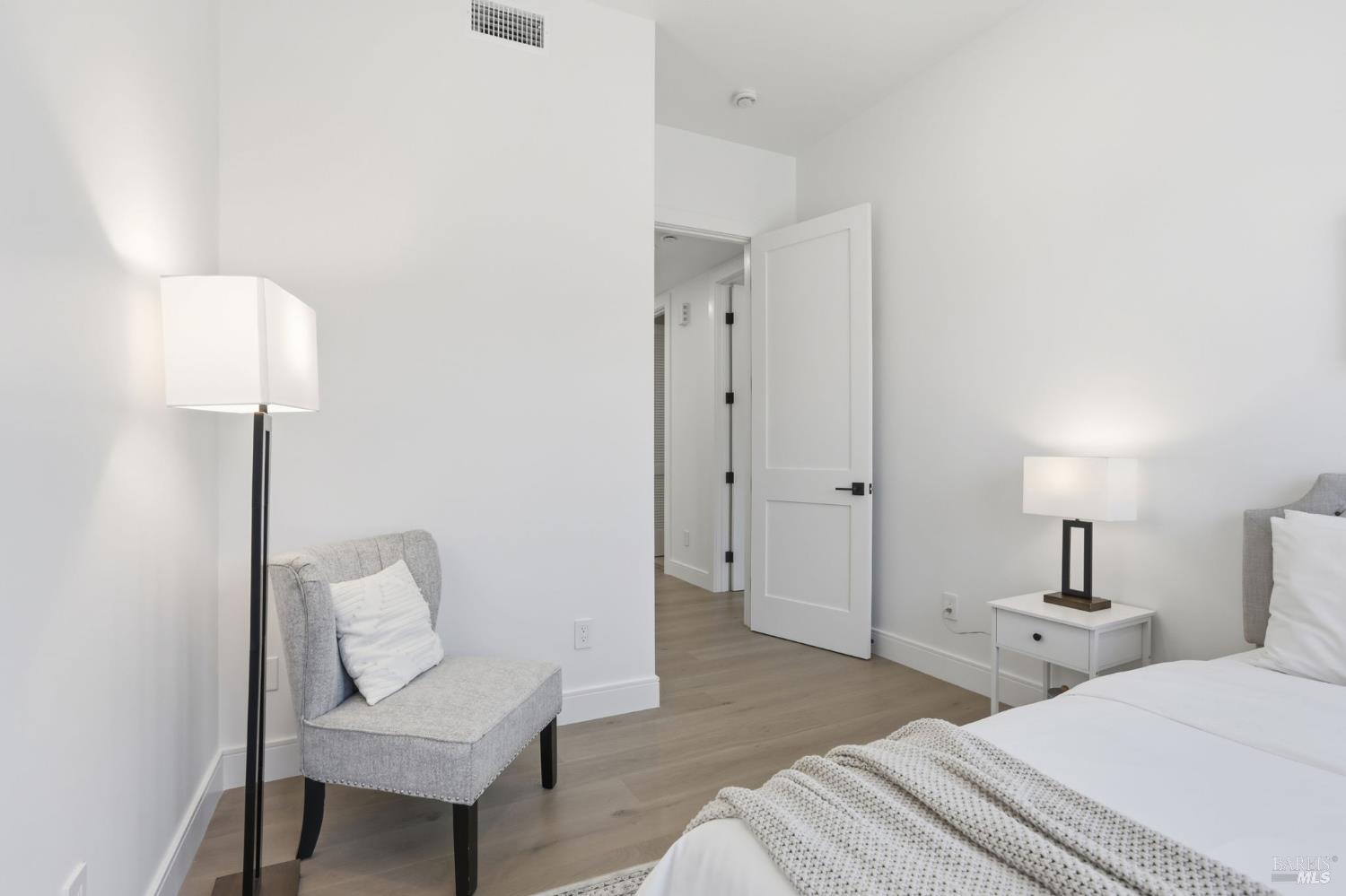 Detail Gallery Image 42 of 74 For 39 Strawberry Cir, Mill Valley,  CA 94941 - 4 Beds | 4 Baths