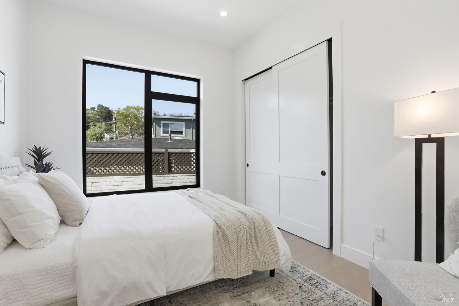 Detail Gallery Image 45 of 74 For 39 Strawberry Cir, Mill Valley,  CA 94941 - 4 Beds | 4 Baths