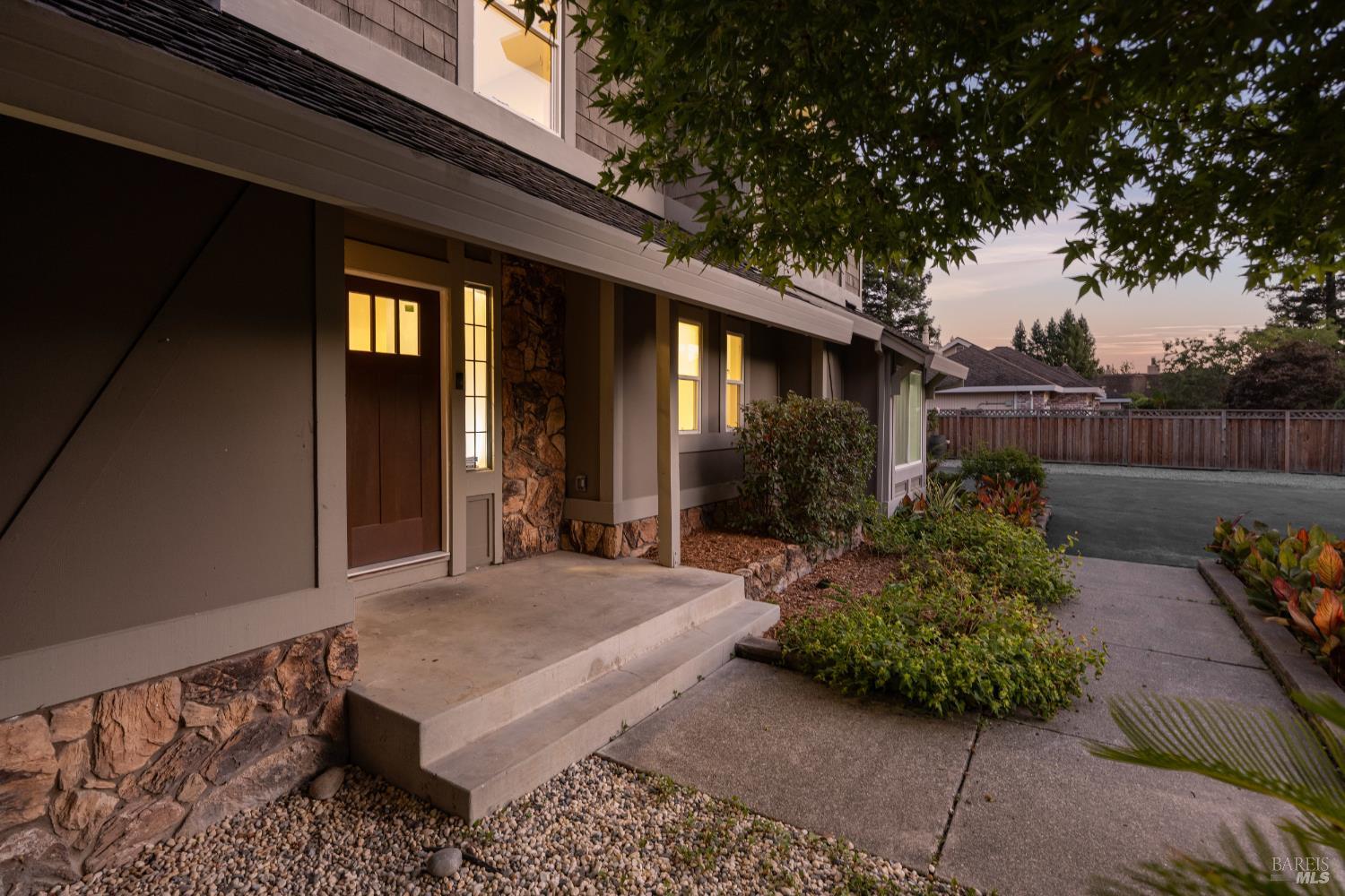 Detail Gallery Image 15 of 89 For 436 Laguna Vista Rd, Santa Rosa,  CA 95401 - 4 Beds | 3 Baths