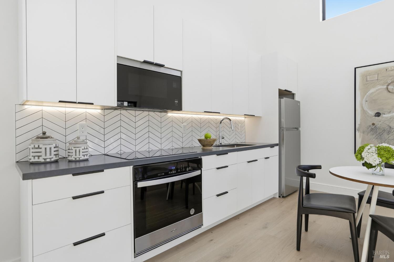 Detail Gallery Image 54 of 74 For 39 Strawberry Cir, Mill Valley,  CA 94941 - 4 Beds | 4 Baths