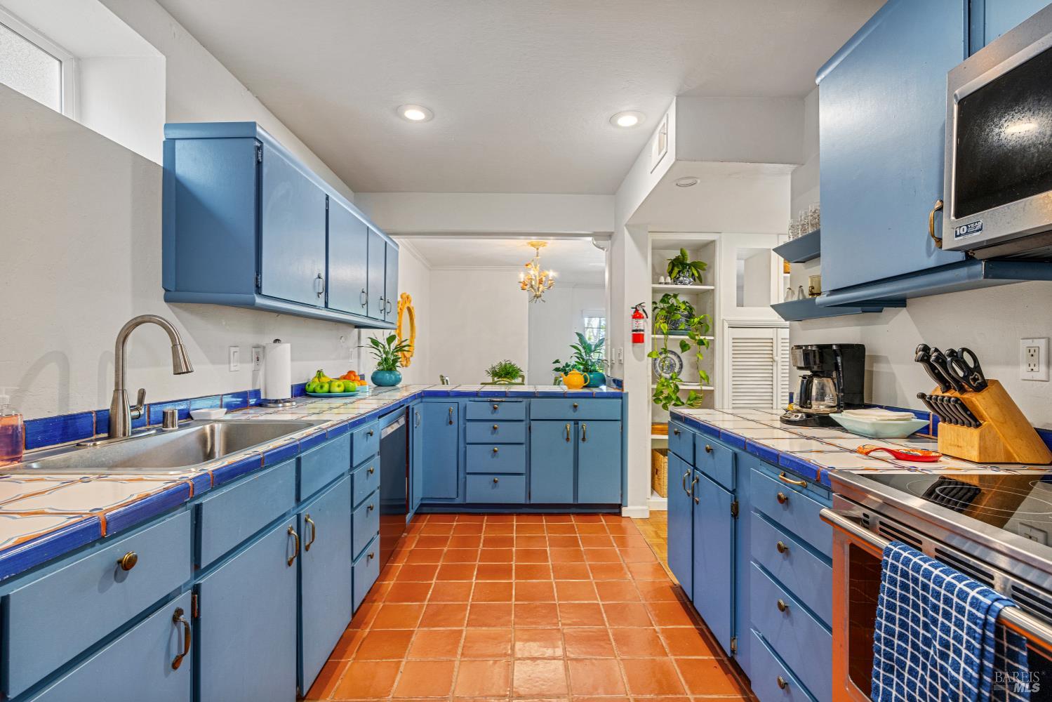 Detail Gallery Image 30 of 47 For 1103 Western Ave, Mill Valley,  CA 94941 - 4 Beds | 3 Baths