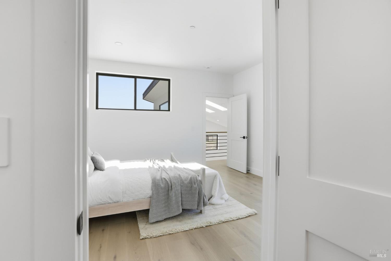 Detail Gallery Image 64 of 74 For 39 Strawberry Cir, Mill Valley,  CA 94941 - 4 Beds | 4 Baths