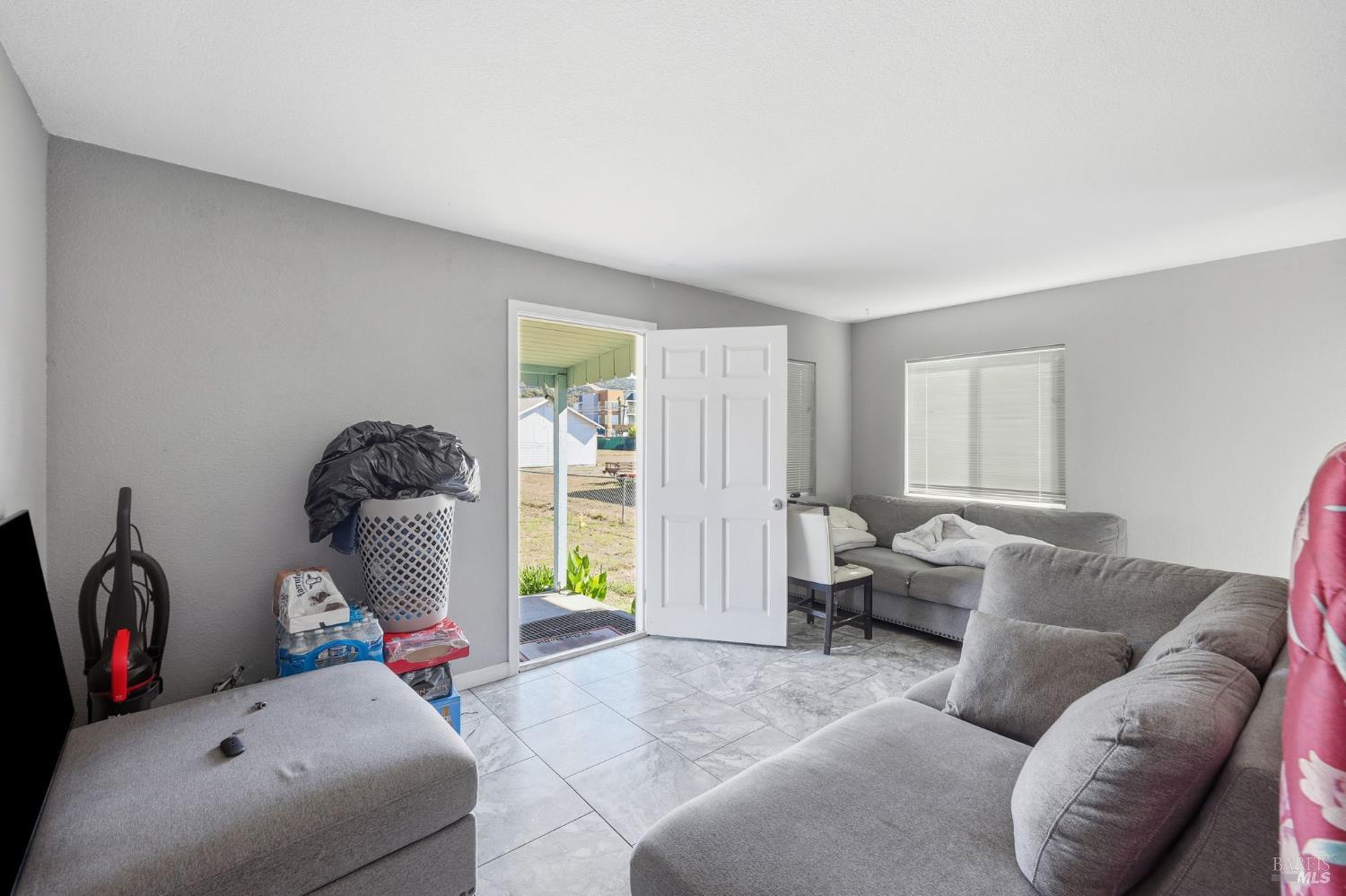 Detail Gallery Image 11 of 51 For 2735 Petaluma Hill Rd, Santa Rosa,  CA 95404 - 3 Beds | 1 Baths