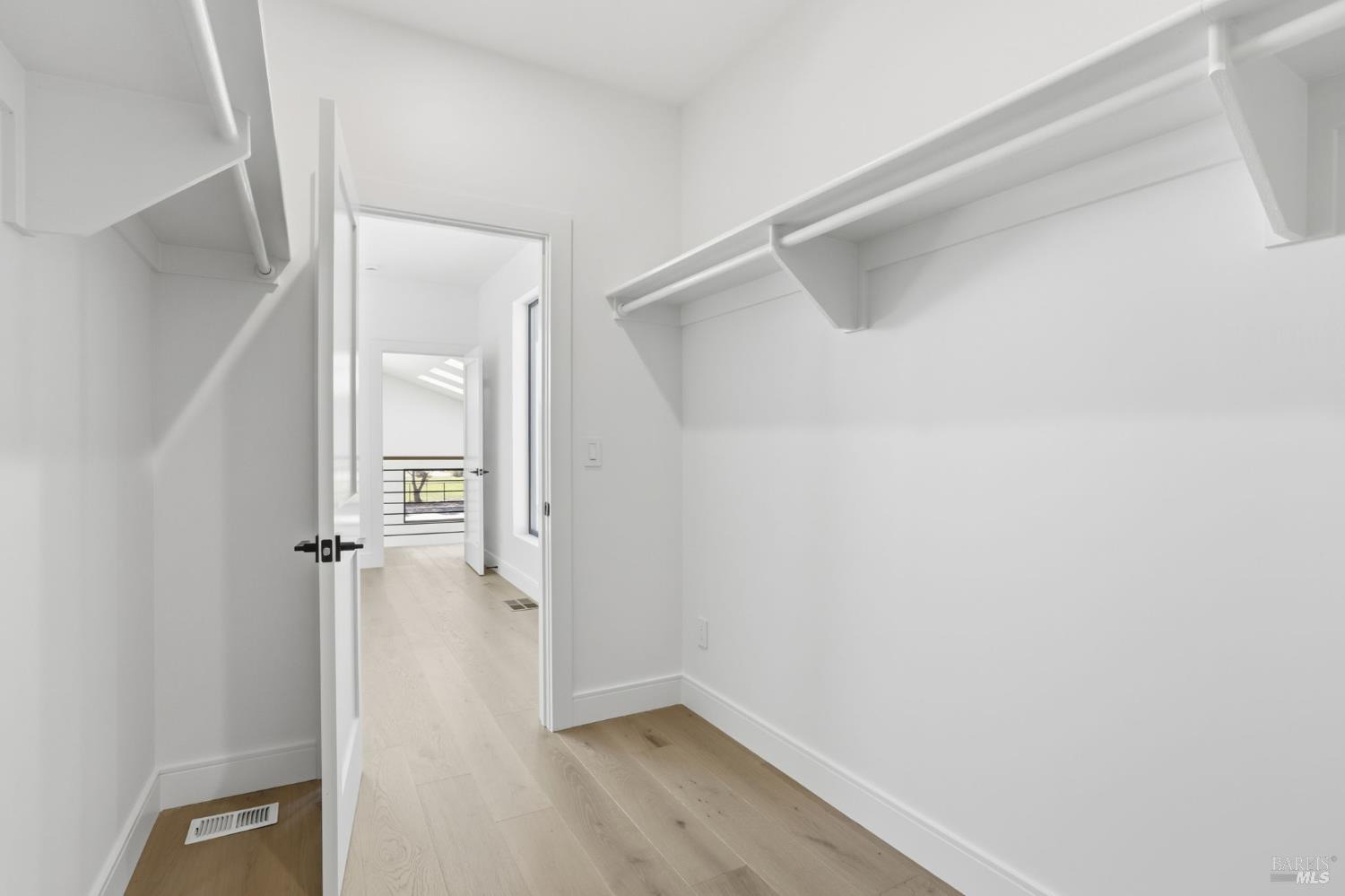 Detail Gallery Image 35 of 74 For 39 Strawberry Cir, Mill Valley,  CA 94941 - 4 Beds | 4 Baths