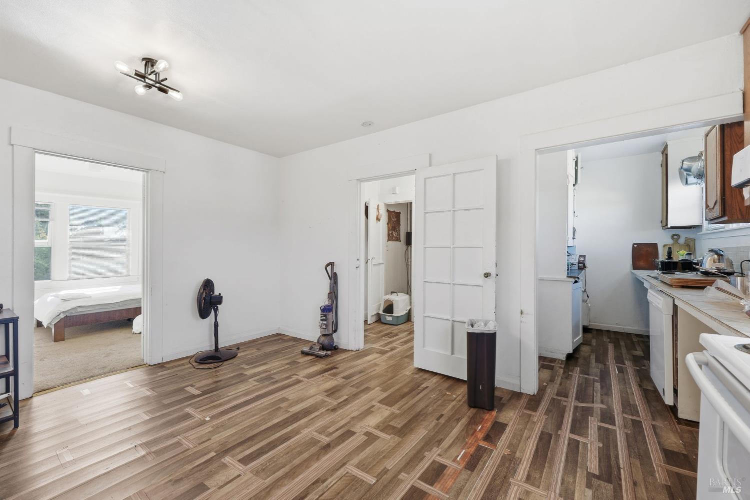 Detail Gallery Image 14 of 51 For 2735 Petaluma Hill Rd, Santa Rosa,  CA 95404 - 3 Beds | 1 Baths