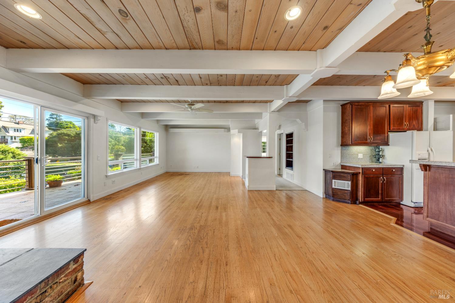 Detail Gallery Image 8 of 47 For 1103 Western Ave, Mill Valley,  CA 94941 - 4 Beds | 3 Baths