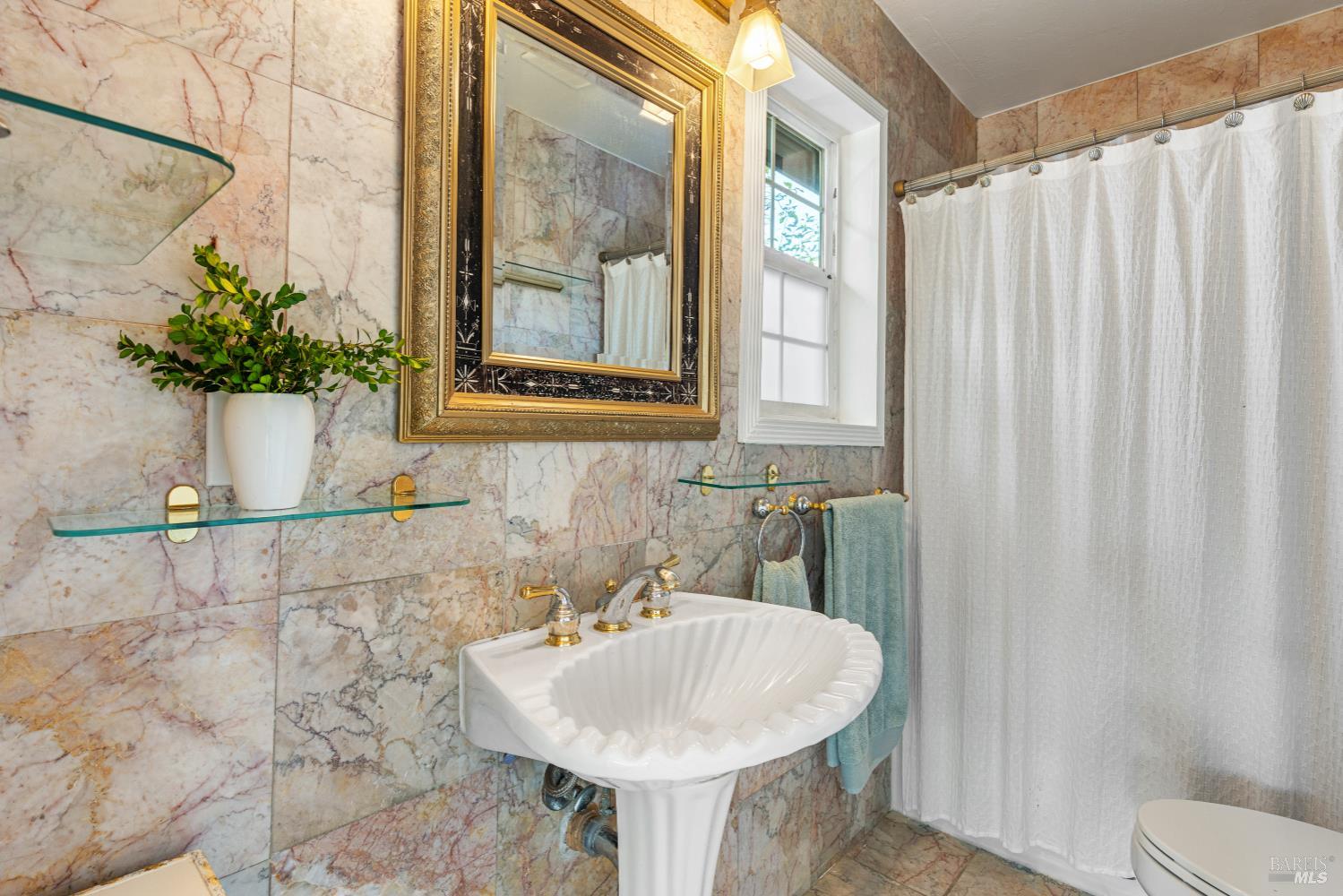 Detail Gallery Image 19 of 47 For 1103 Western Ave, Mill Valley,  CA 94941 - 4 Beds | 3 Baths