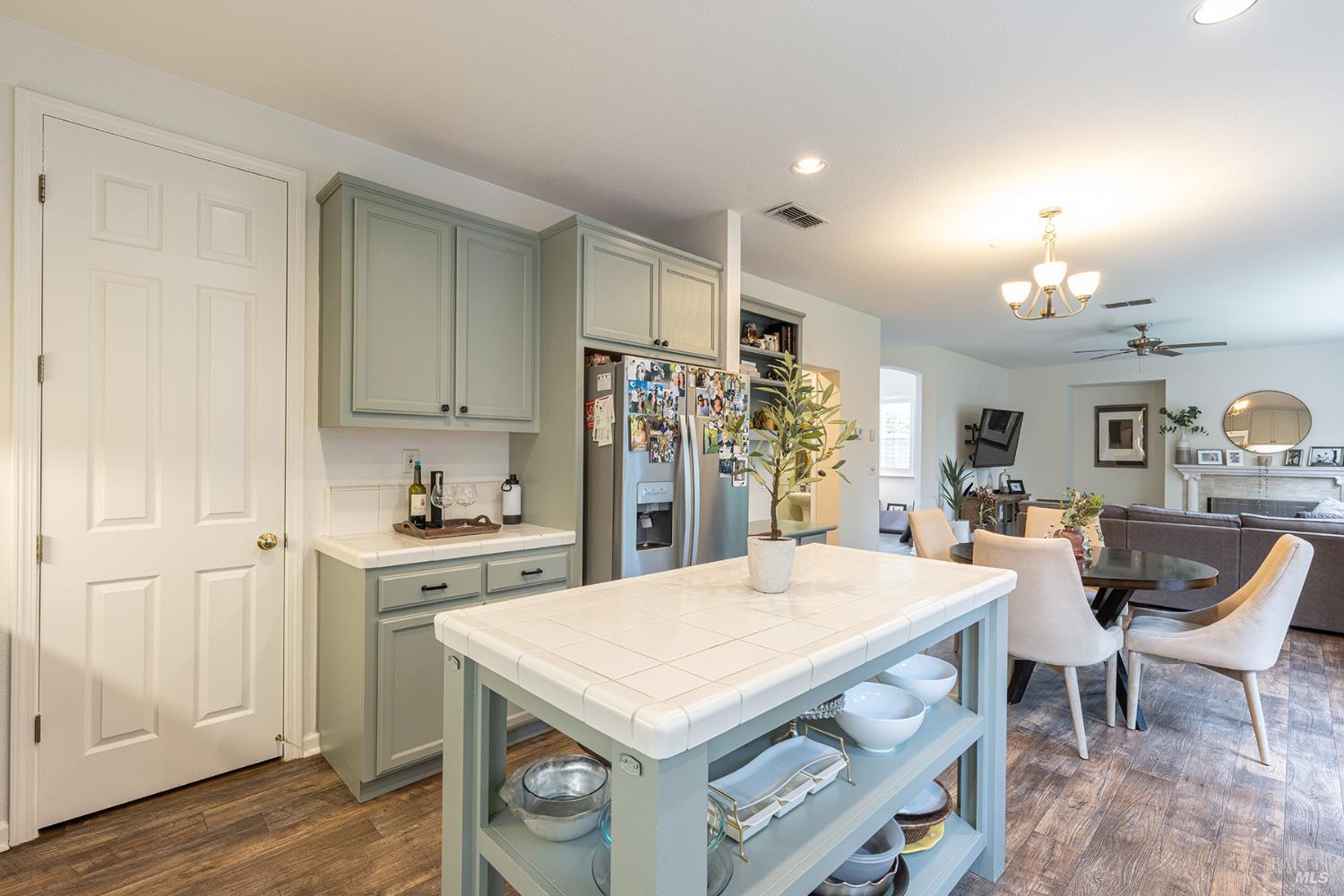 Detail Gallery Image 9 of 37 For 67 Summerbrooke Cir, Napa,  CA 94558 - 4 Beds | 2/1 Baths