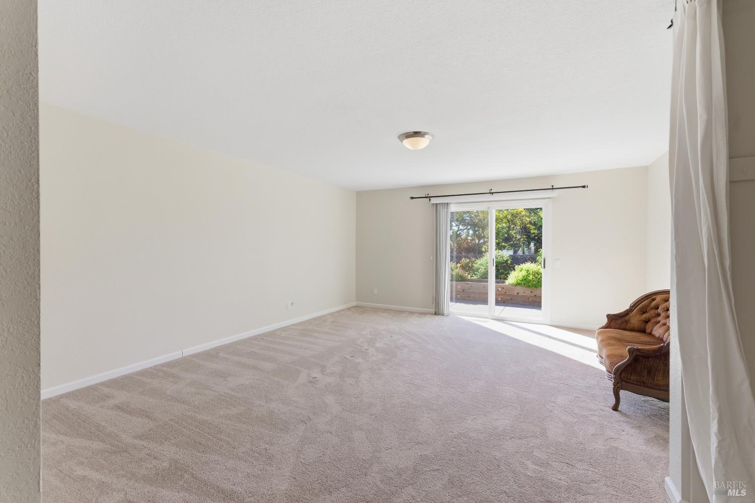 Detail Gallery Image 20 of 43 For 2913 Carissa Ct, Santa Rosa,  CA 95405 - 3 Beds | 2/1 Baths