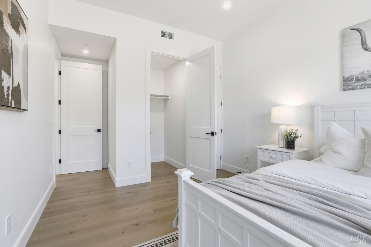 Detail Gallery Image 39 of 74 For 39 Strawberry Cir, Mill Valley,  CA 94941 - 4 Beds | 4 Baths