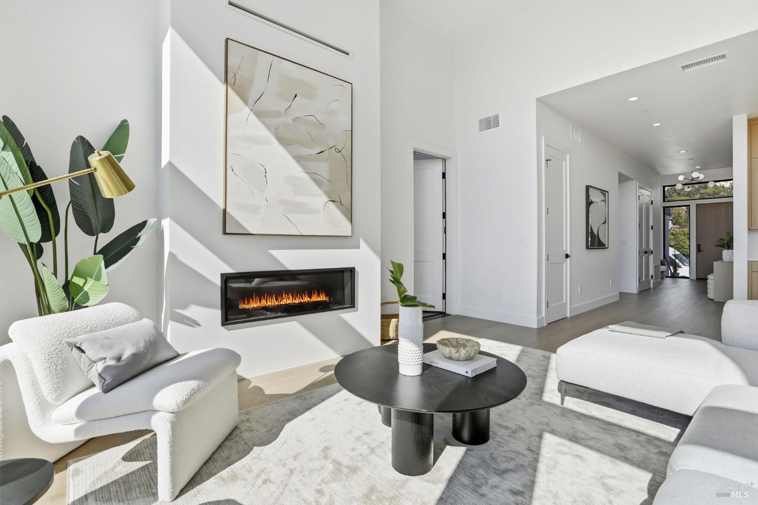 Detail Gallery Image 18 of 74 For 39 Strawberry Cir, Mill Valley,  CA 94941 - 4 Beds | 4 Baths