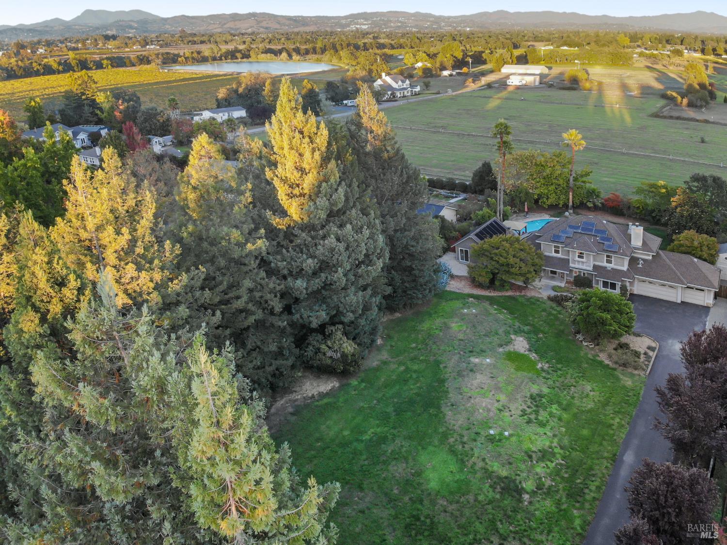 Detail Gallery Image 3 of 89 For 436 Laguna Vista Rd, Santa Rosa,  CA 95401 - 4 Beds | 3 Baths