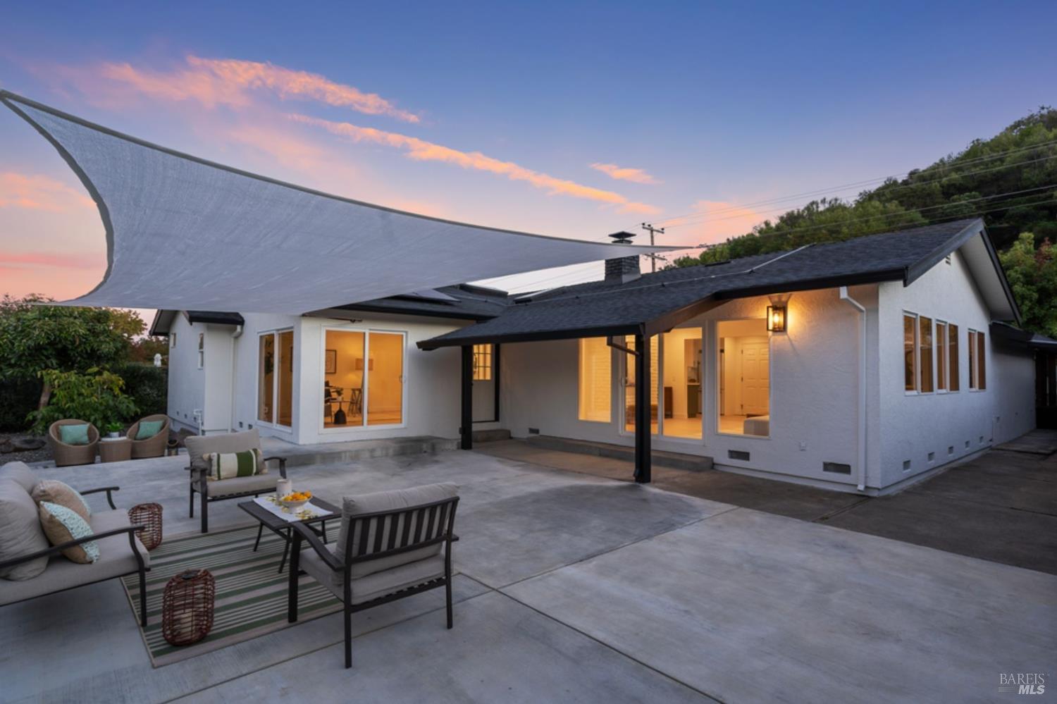 Detail Gallery Image 3 of 47 For 456 Alameda De La Loma Unkn, Novato,  CA 94949 - 3 Beds | 2 Baths