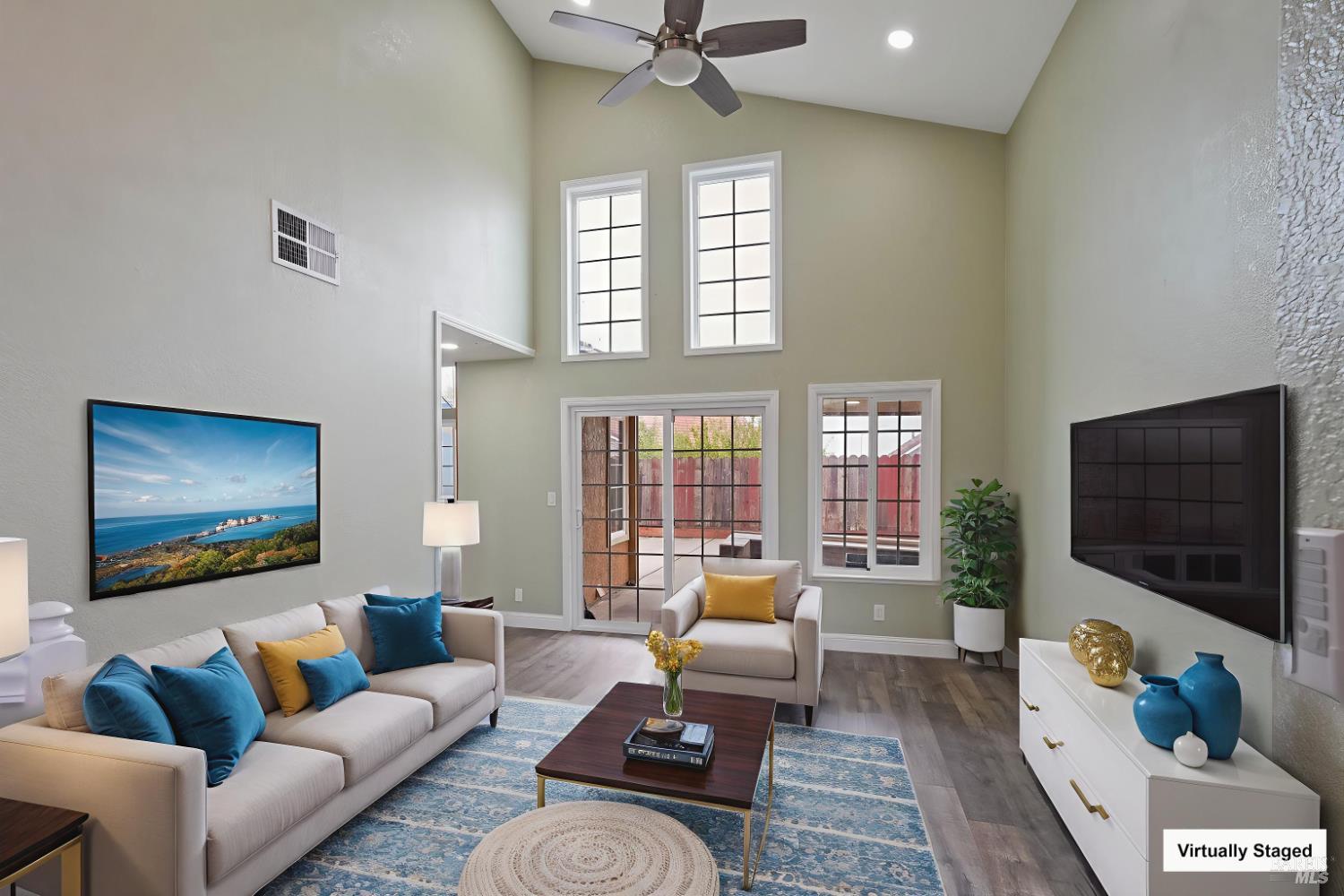 Detail Gallery Image 3 of 60 For 880 Knights Cir, Vallejo,  CA 94591 - 3 Beds | 2/1 Baths