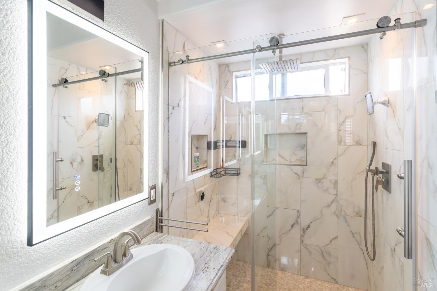 Detail Gallery Image 21 of 35 For 125 Trent Dr, Napa,  CA 94558 - 3 Beds | 2/1 Baths