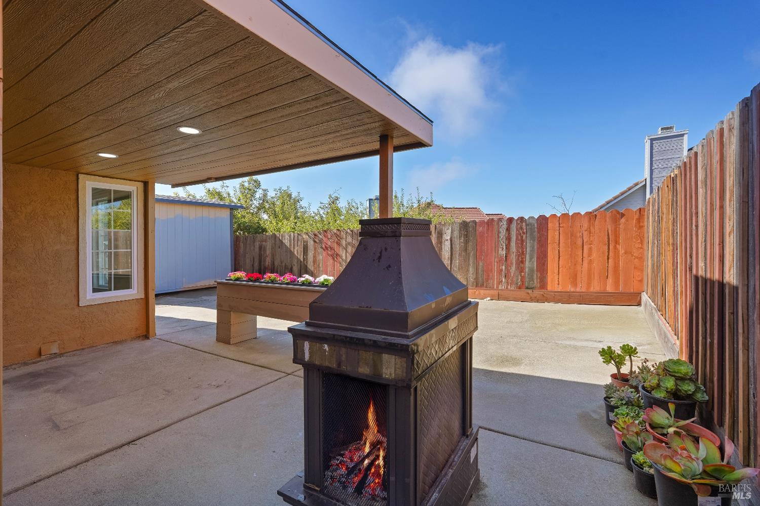 Detail Gallery Image 48 of 60 For 880 Knights Cir, Vallejo,  CA 94591 - 3 Beds | 2/1 Baths