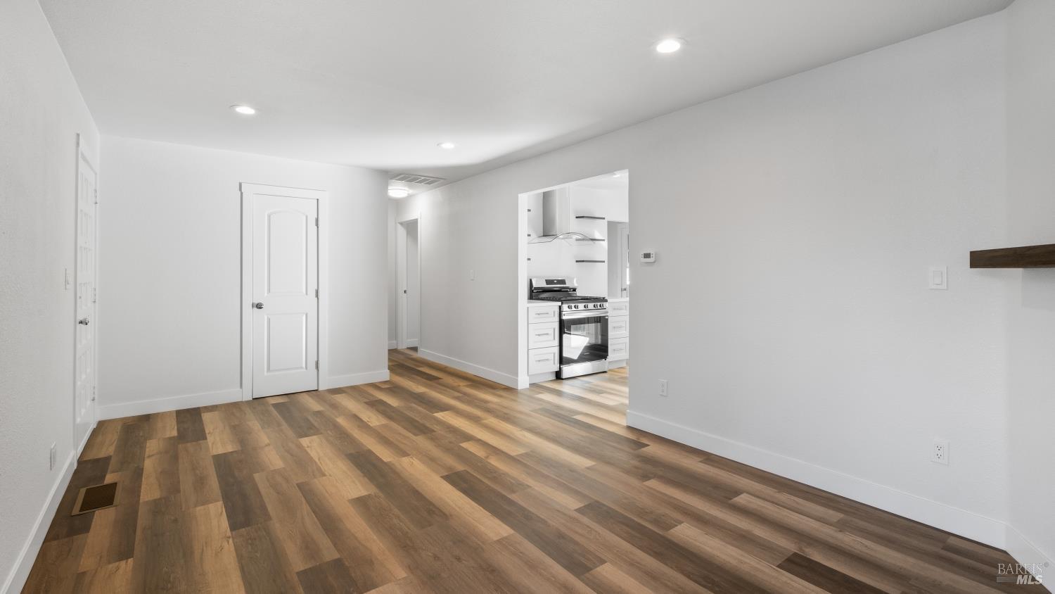 Detail Gallery Image 12 of 40 For 1380 Velma Ave, Santa Rosa,  CA 95403 - 2 Beds | 1 Baths