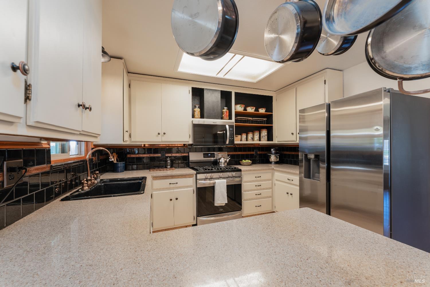 Detail Gallery Image 7 of 24 For 216 Bonnie Ln, Willits,  CA 95490 - 3 Beds | 2 Baths