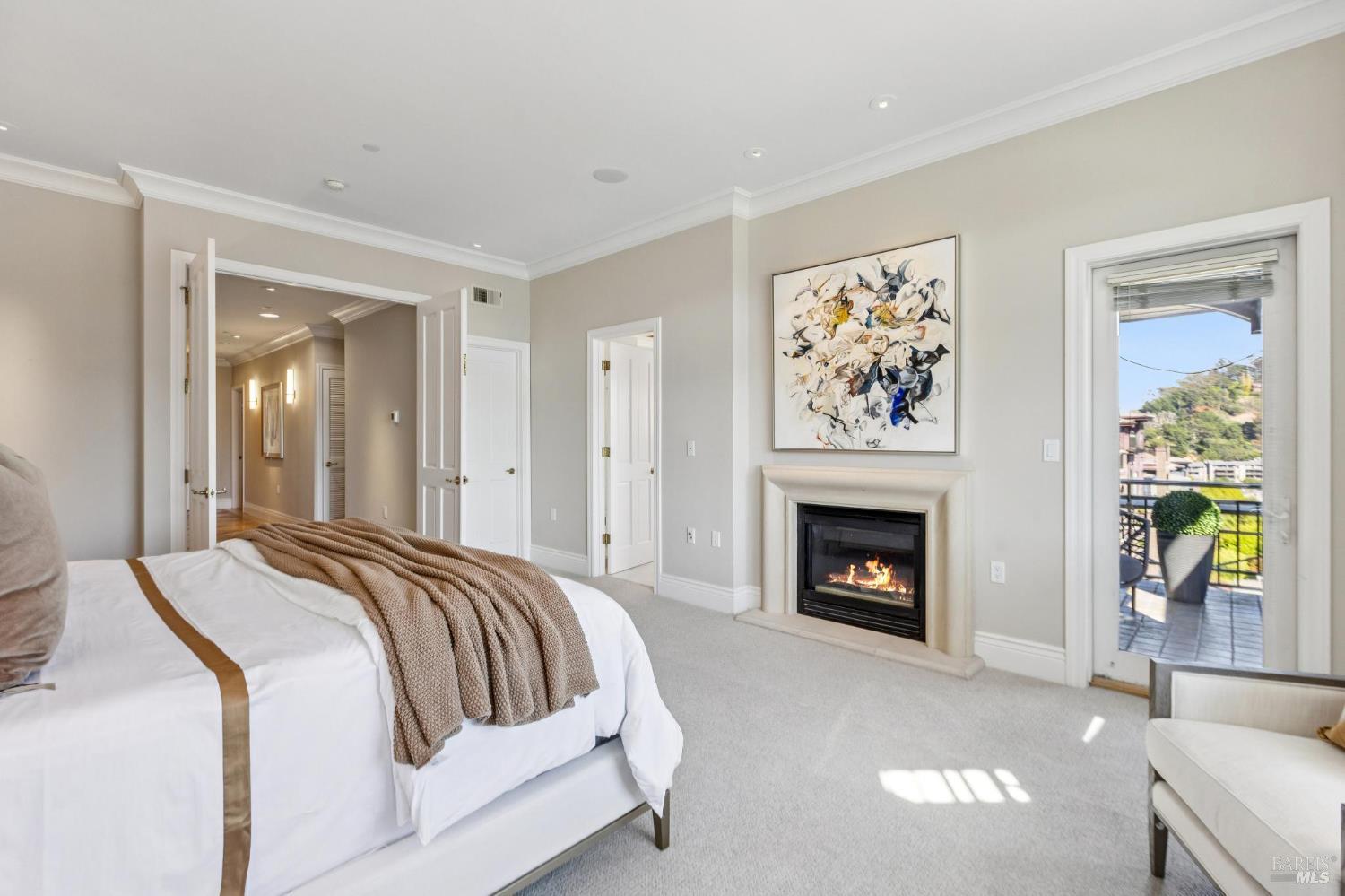 Detail Gallery Image 9 of 68 For 30 De Silva Island Dr, Mill Valley,  CA 94941 - 3 Beds | 2/1 Baths