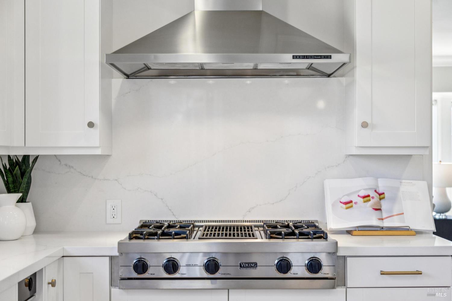 Detail Gallery Image 45 of 68 For 30 De Silva Island Dr, Mill Valley,  CA 94941 - 3 Beds | 2/1 Baths