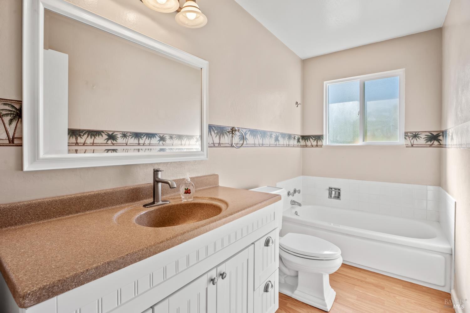 Detail Gallery Image 9 of 16 For 74 Fairview Ct, Ukiah,  CA 95482 - 3 Beds | 2 Baths