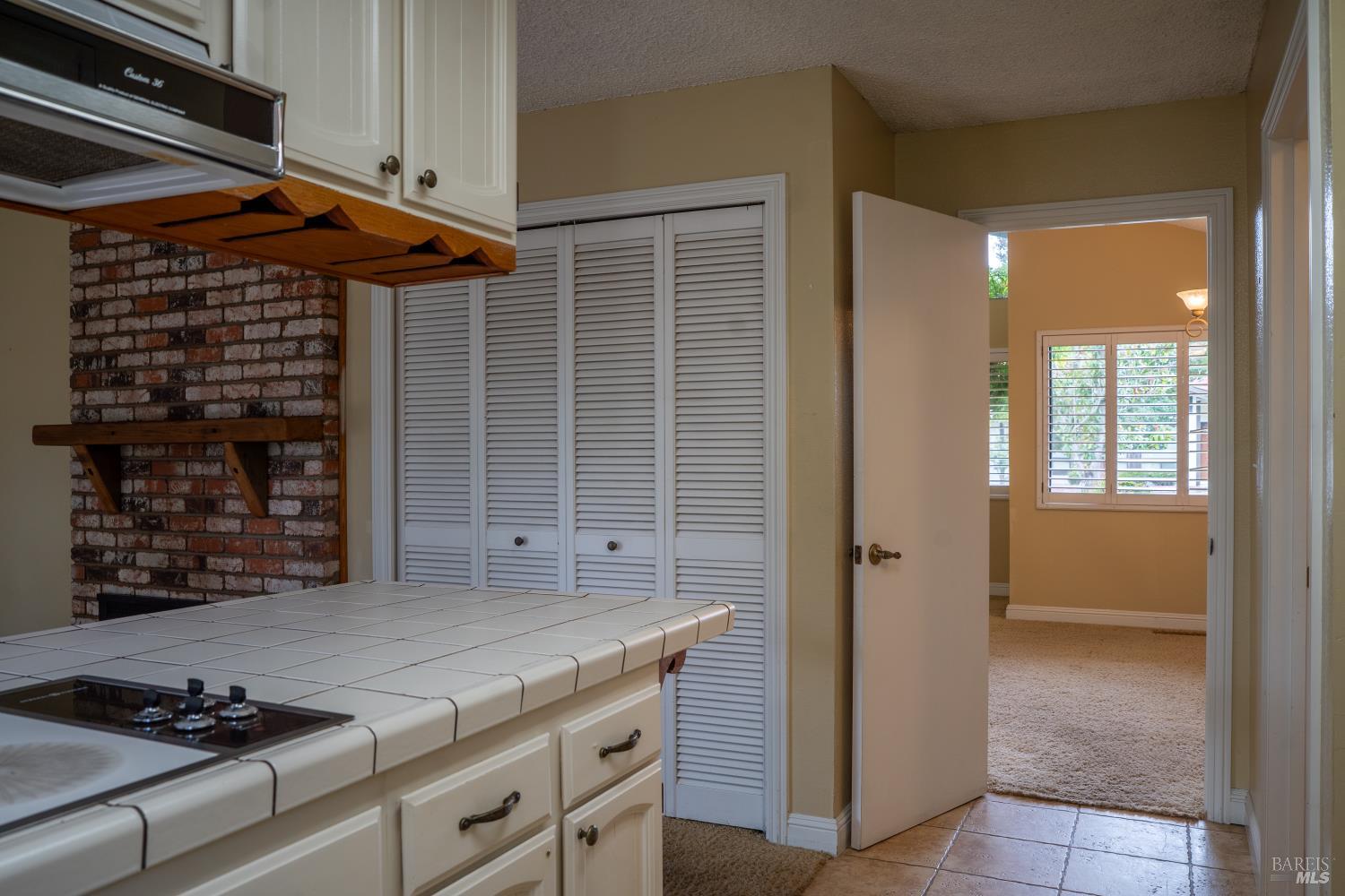 Detail Gallery Image 7 of 21 For 4044 Wisteria Way, Napa,  CA 94558 - 3 Beds | 2 Baths
