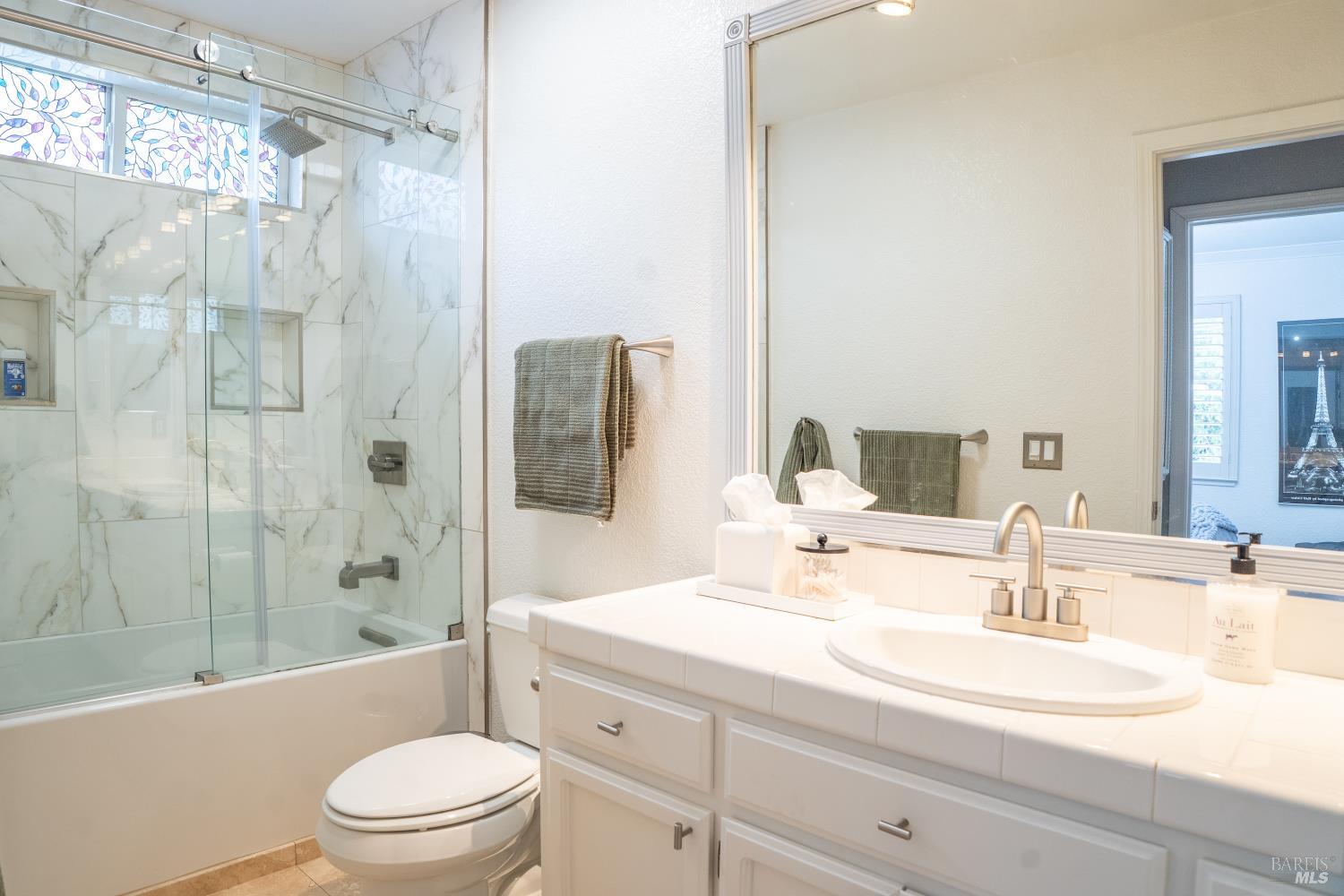 Detail Gallery Image 26 of 35 For 125 Trent Dr, Napa,  CA 94558 - 3 Beds | 2/1 Baths