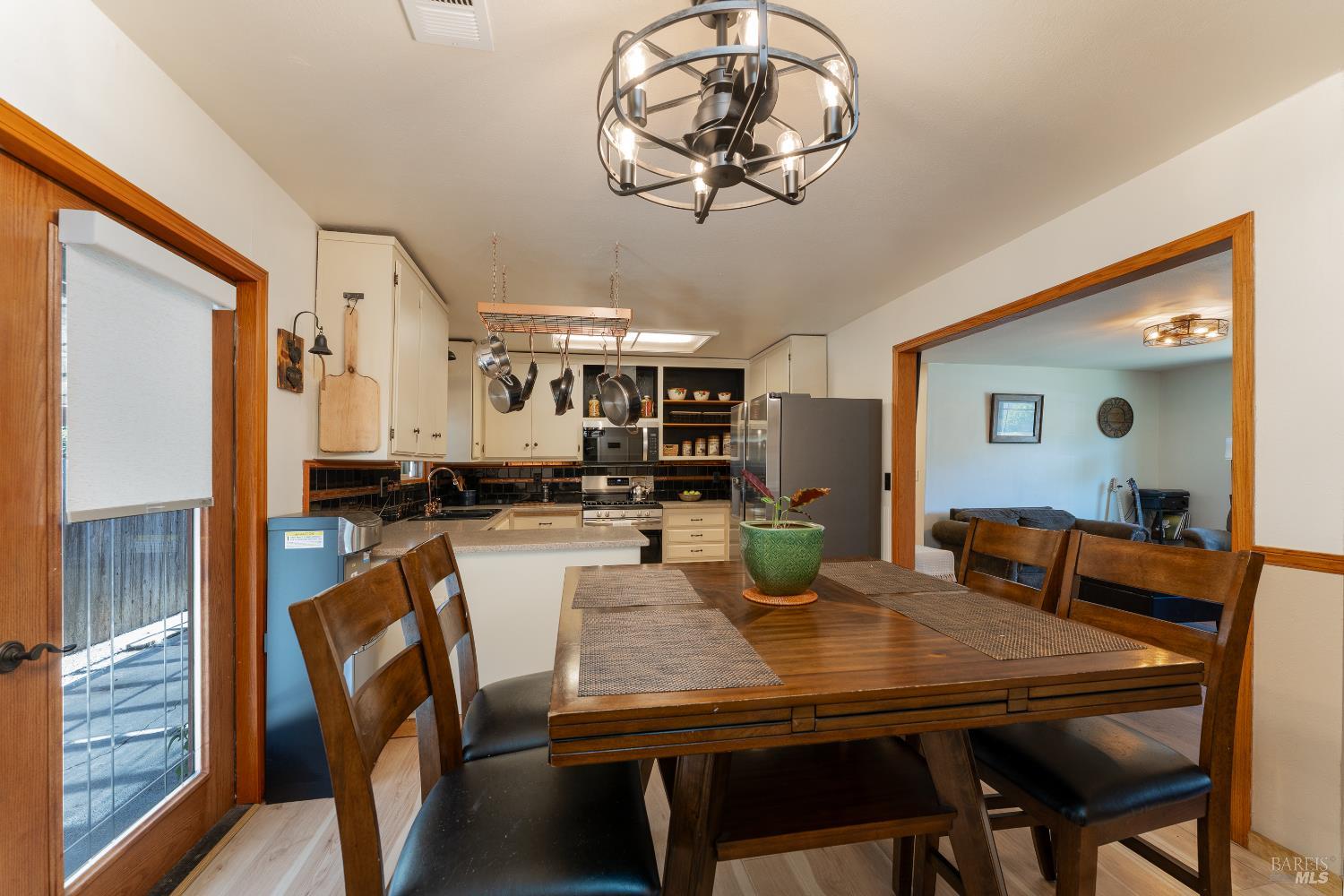 Detail Gallery Image 10 of 24 For 216 Bonnie Ln, Willits,  CA 95490 - 3 Beds | 2 Baths