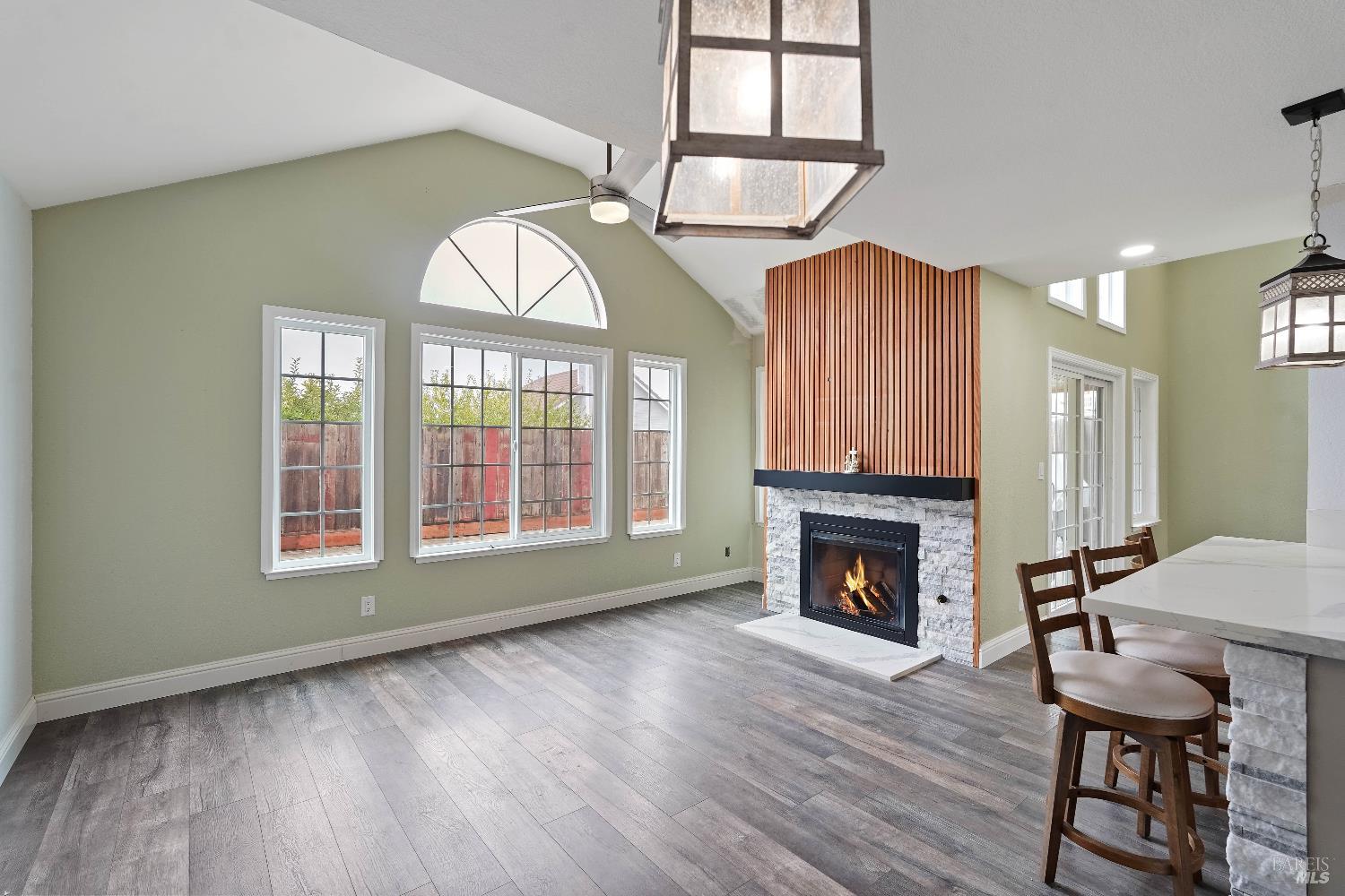 Detail Gallery Image 13 of 60 For 880 Knights Cir, Vallejo,  CA 94591 - 3 Beds | 2/1 Baths