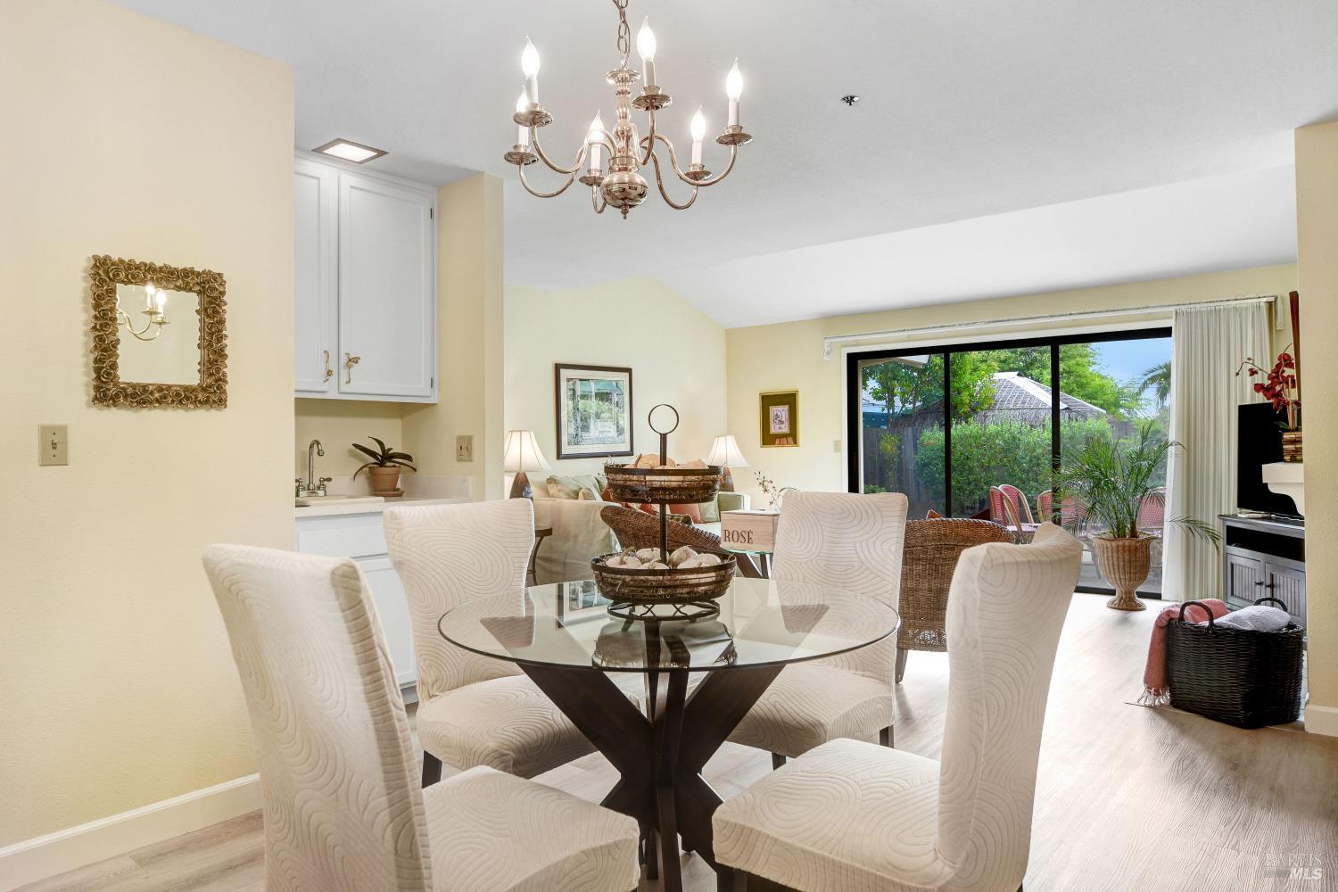 Detail Gallery Image 7 of 24 For 1639 San Vicente Ave, Napa,  CA 94558 - 3 Beds | 2 Baths