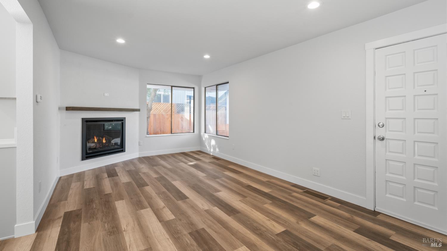 Detail Gallery Image 10 of 40 For 1380 Velma Ave, Santa Rosa,  CA 95403 - 2 Beds | 1 Baths