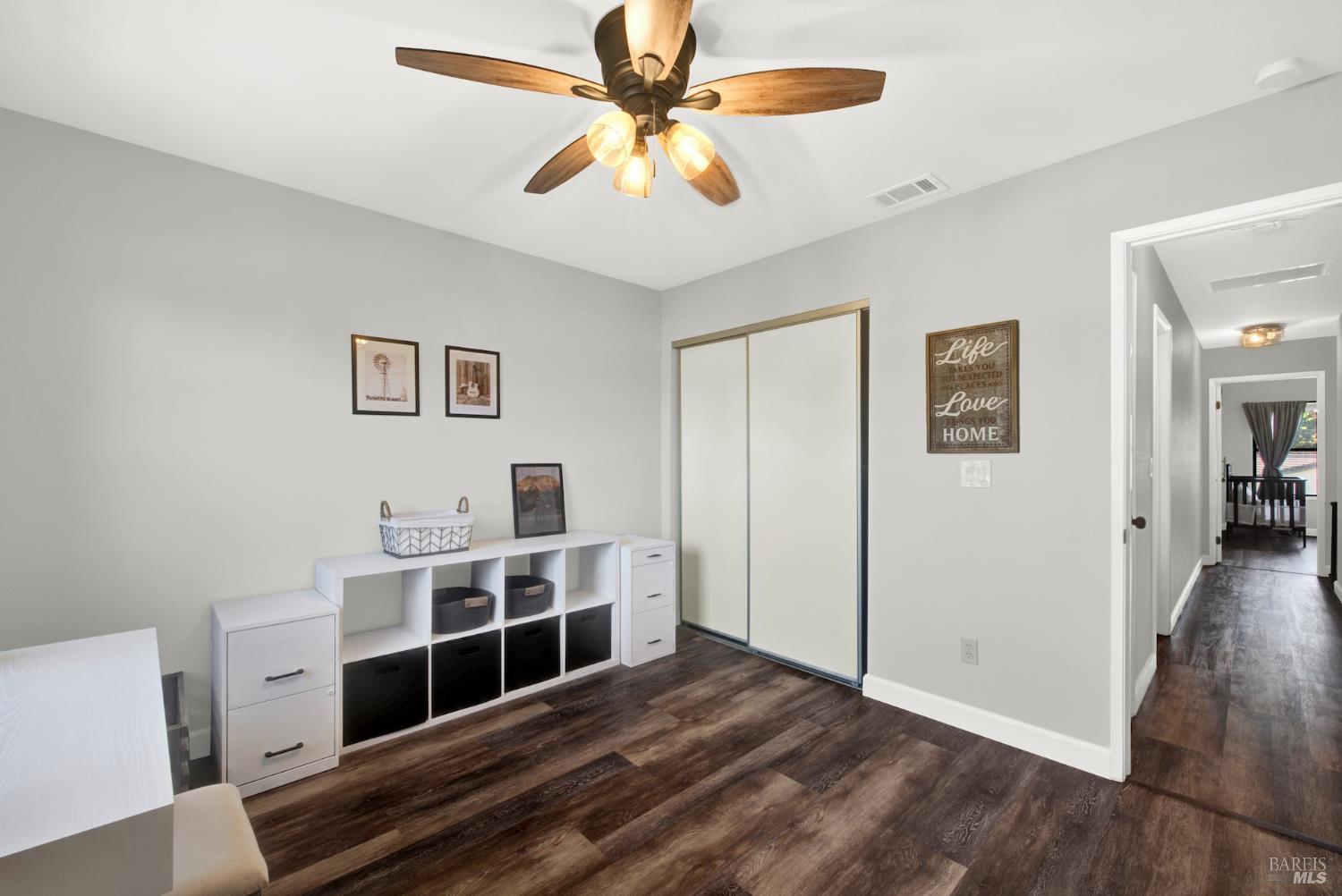 Detail Gallery Image 21 of 41 For 406 Stonecastle Way, Vacaville,  CA 95687 - 4 Beds | 2/1 Baths