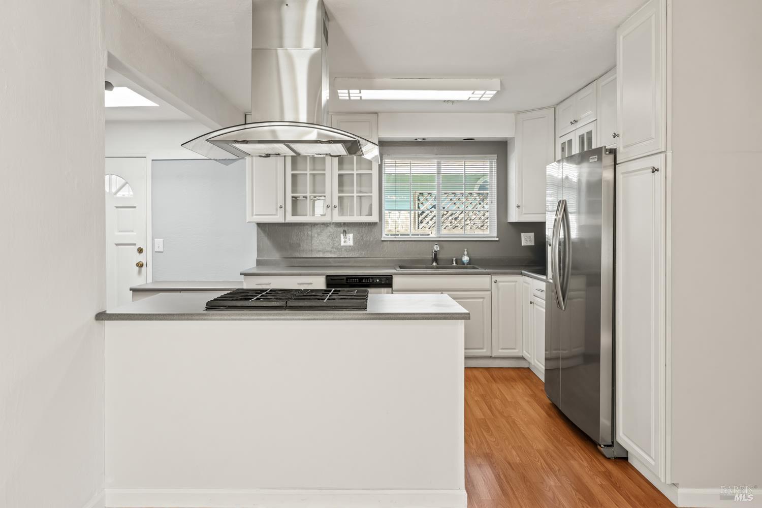 Detail Gallery Image 3 of 16 For 74 Fairview Ct, Ukiah,  CA 95482 - 3 Beds | 2 Baths