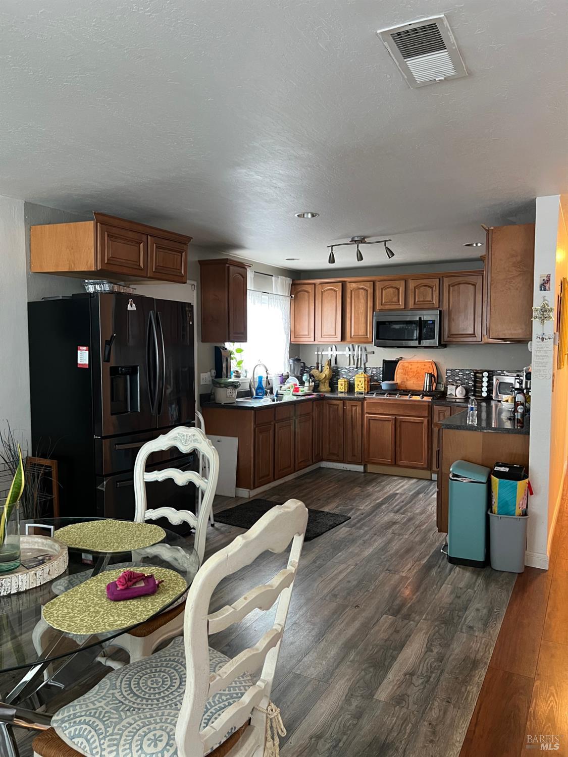 Detail Gallery Image 2 of 14 For 1836 Florida St, Vallejo,  CA 94590 - 3 Beds | 2 Baths